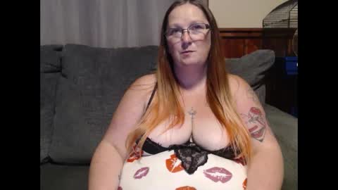 Snapshot of bigtitsgirl9991 chatting on 09.30.25 Kim online show from 09.30.25