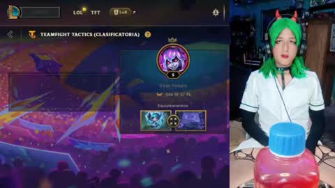 Snapshot of billie_cross_ chatting on 10.12.25 billie_cross_ online show from 10.12.25