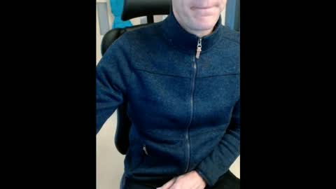 Snapshot of bingo7310 chatting on 11.11.25 bingo7310 online show from 11.11.25