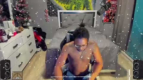 Plant Base Streamers From Pennsylvania online show from 12.24.24