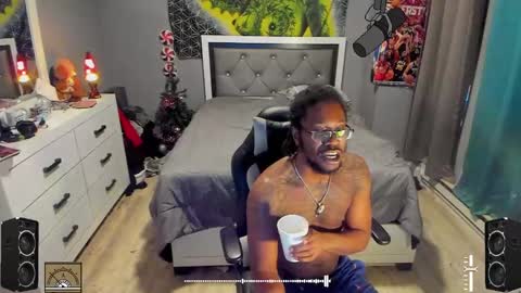 Plant Base Streamers From Pennsylvania online show from 01.04.25