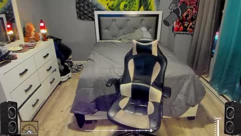 Plant Base Streamers From Pennsylvania online show from 01.09.25