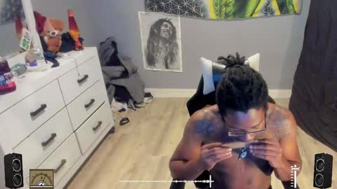 Plant Base Streamers From Pennsylvania online show from 09.25.25