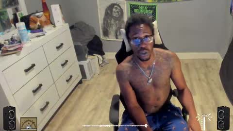 Plant Base Streamers From Pennsylvania online show from 10.21.25