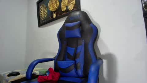 Snapshot of black_dicck chatting on 02.15.25 tu morenito online show from 02.15.25