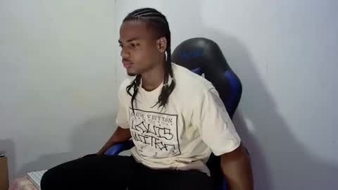 Snapshot of black_dicck chatting on 09.18.25 tu morenito online show from 09.18.25