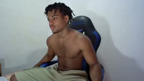 Snapshot of black_dicck chatting on 09.22.25 tu morenito online show from 09.22.25
