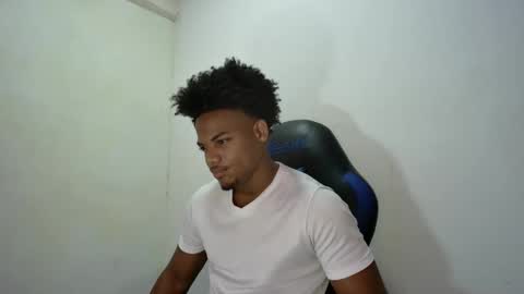 Snapshot of black_dicck chatting on 10.04.25 tu morenito online show from 10.04.25