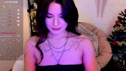 Snapshot of black_pant3r chatting on 12.12.24 Mon Mon online show from 12.12.24