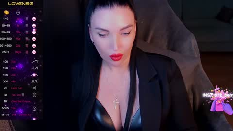 Snapshot of blackberry_star chatting on 12.14.24 blackberry_star online show from 12.14.24
