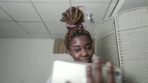 Snapshot of blackqueen888 chatting on 03.05.25 blackqueen888 online show from 03.05.25