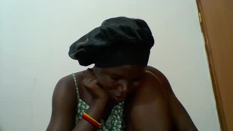 Snapshot of blacksexygal chatting on 10.20.25 SARAH online show from 10.20.25