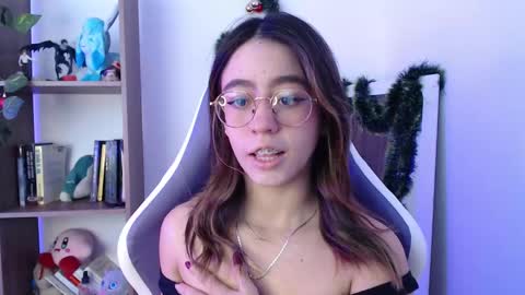 Snapshot of blairvicent chatting on 12.19.24 online show from 12.19.24