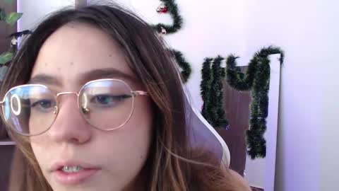 Snapshot of blairvicent chatting on 12.22.24 online show from 12.22.24