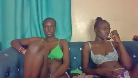 Snapshot of blaq_cherry chatting on 12.03.25 cherry online show from 12.03.25