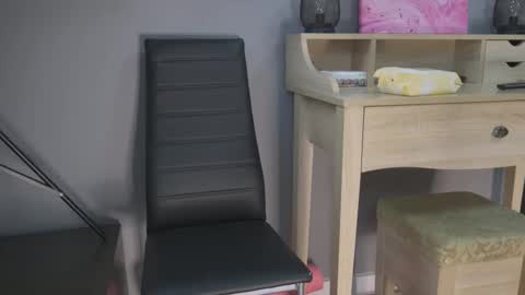 Snapshot of blearalin chatting on 10.14.25 blearalin online show from 10.14.25