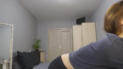 Snapshot of blearalin chatting on 10.28.25 blearalin online show from 10.28.25