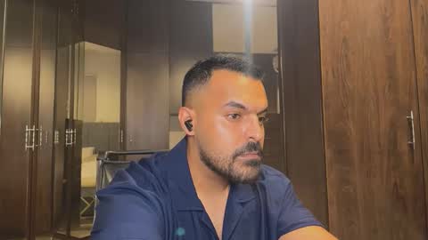 Leo online show from 11.22.25