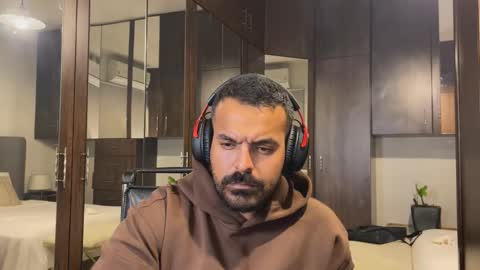 Leo online show from 11.29.25