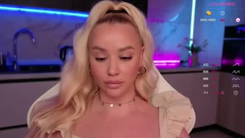 Lana online show from 09.17.25