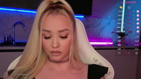 Lana online show from 10.03.25