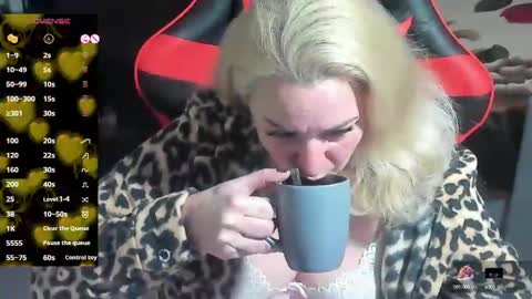 Snapshot of blond_ledi chatting on 03.03.25 blond_ledi online show from 03.03.25