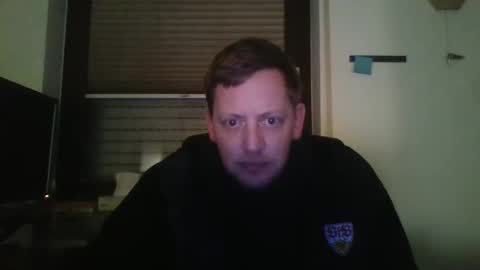 Snapshot of blonde32m chatting on 01.23.25 blonde32m online show from 01.23.25