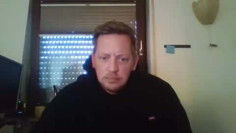 Snapshot of blonde32m chatting on 09.14.25 blonde32m online show from 09.14.25