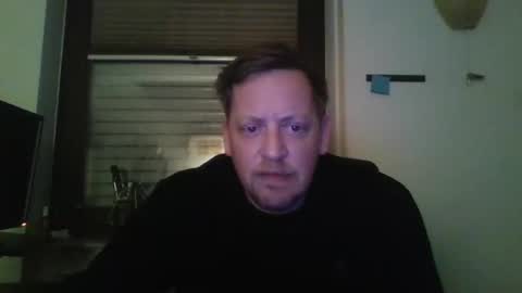 Snapshot of blonde32m chatting on 11.15.25 blonde32m online show from 11.15.25