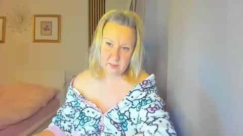 Nicole online show from 01.05.25
