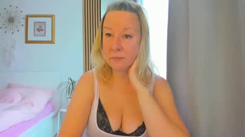 Nicole online show from 01.07.25
