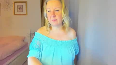 Nicole online show from 01.10.25
