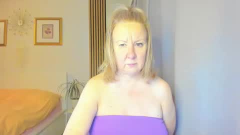 Nicole online show from 02.05.25