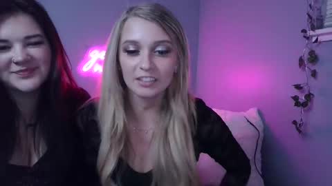 Snapshot of blonde_stella chatting on 01.19.25 Blonde Stella online show from 01.19.25