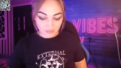Snapshot of blonde_temptation chatting on 10.17.25 Meryem online show from 10.17.25