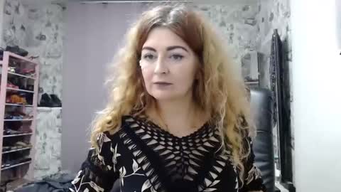 Snapshot of blondmilfs chatting on 01.10.25 BlondMILfs online show from 01.10.25