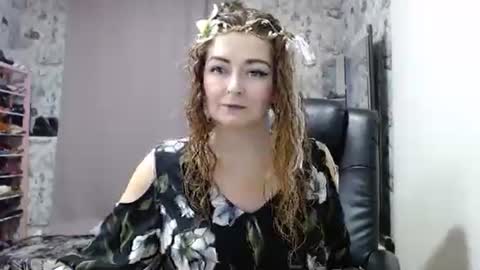 Snapshot of blondmilfs chatting on 01.22.25 BlondMILfs online show from 01.22.25