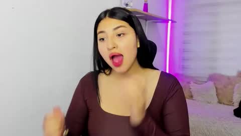 Snapshot of bloom_flower1 chatting on 12.04.25 bloom_flower1 online show from 12.04.25