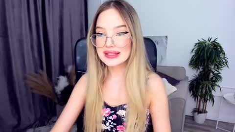 Sophia online show from 02.13.25