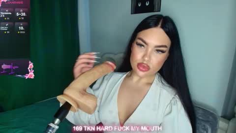 Snapshot of blowjob_queeny chatting on 09.23.25 Welcome guysMy name KatePVT its Open online show from 09.23.25