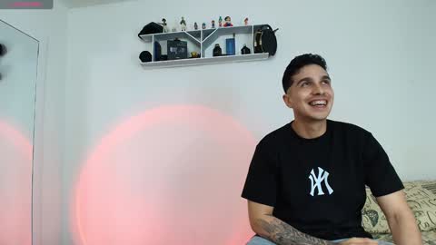 santiylola online show from 12.15.24