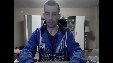 Snapshot of blue_eyed_wolf chatting on 02.15.25 Runaway online show from 02.15.25