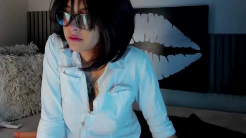 Snapshot of blue_sixx chatting on 10.04.25 blue_sixx online show from 10.04.25