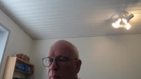 blueeyesn8 online show from 02.06.25