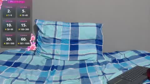 Snapshot of blueviolette chatting on 12.12.24 Violette 3 online show from 12.12.24