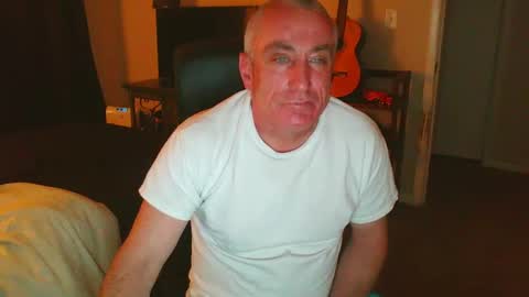 blueyesforyou2nit online show from 02.26.25