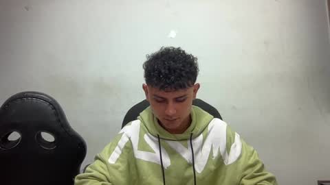 Snapshot of bob_pettersonn chatting on 12.25.24 Bob  INDEPENDENT MODEL online show from 12.25.24