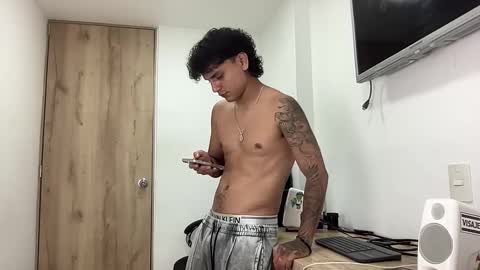 Snapshot of bob_pettersonn chatting on 09.09.25 Bob  INDEPENDENT MODEL online show from 09.09.25