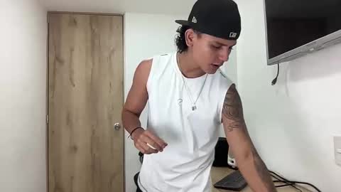 Snapshot of bob_pettersonn chatting on 09.11.25 Bob  INDEPENDENT MODEL online show from 09.11.25