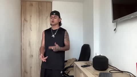 Snapshot of bob_pettersonn chatting on 09.12.25 Bob  INDEPENDENT MODEL online show from 09.12.25